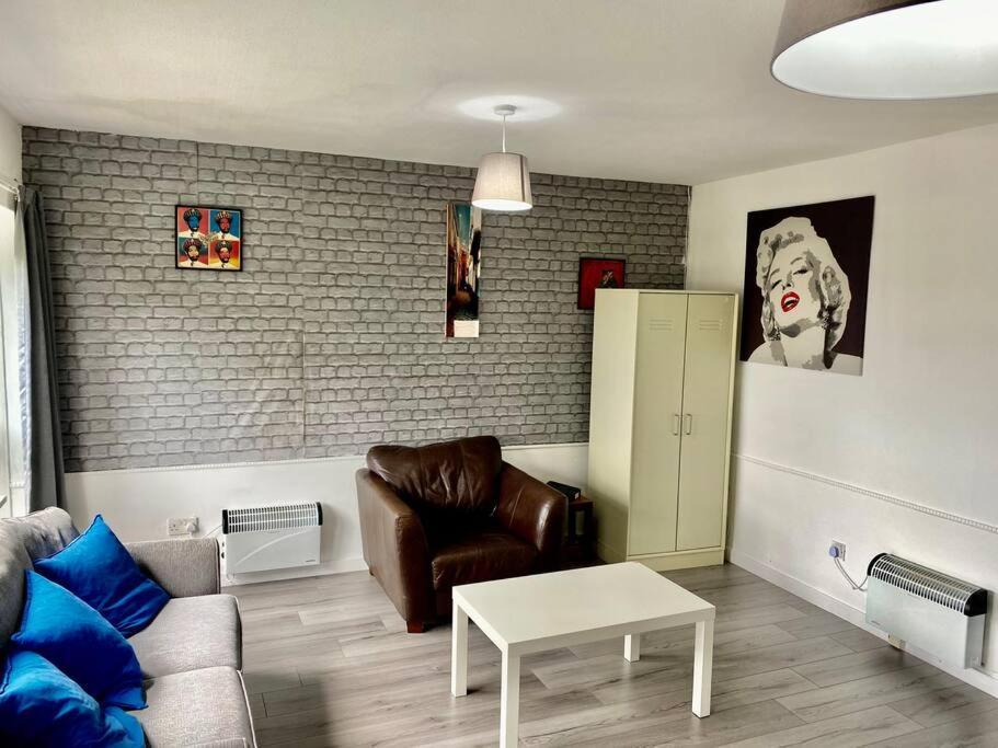 غلاسغو Chic Flat With Balcony Close To Merchant City المظهر الخارجي الصورة